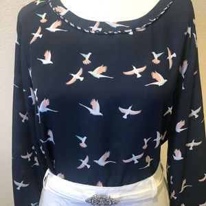 VAN HEUSEN BLOUSE SIZE M